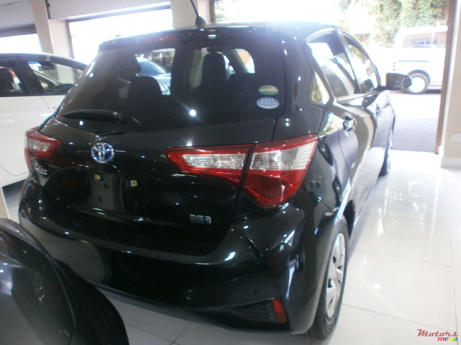 2017' Toyota Vitz photo #7