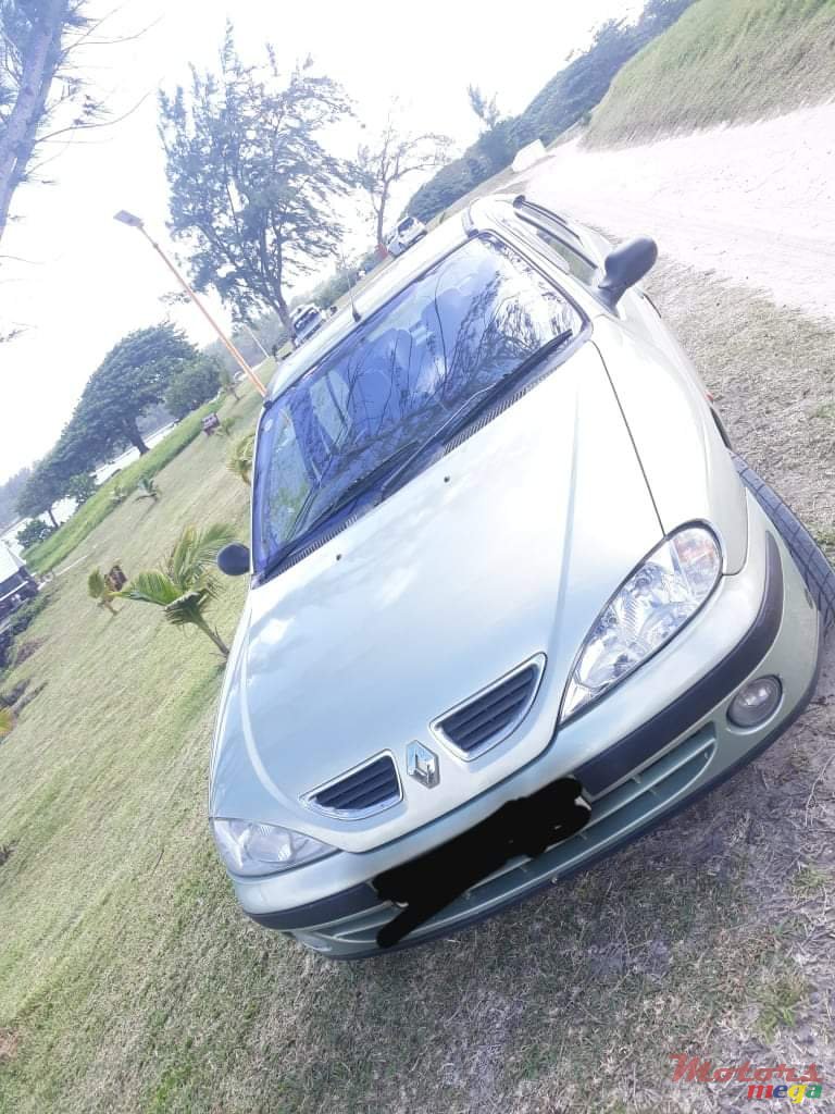 1999' Renault Megane photo #1