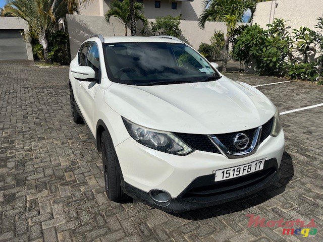 2017' Nissan Qashqai BLANCHE HATCH BACK photo #4