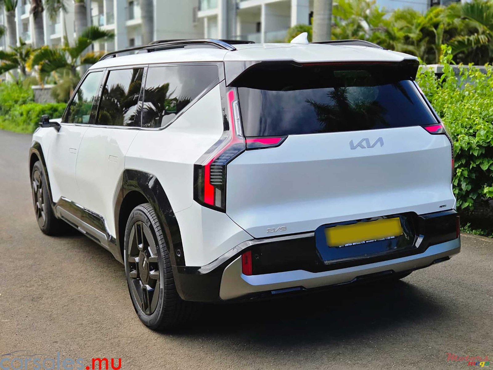 2024' Kia EV9 GT Line AWD 7 Seater photo #3