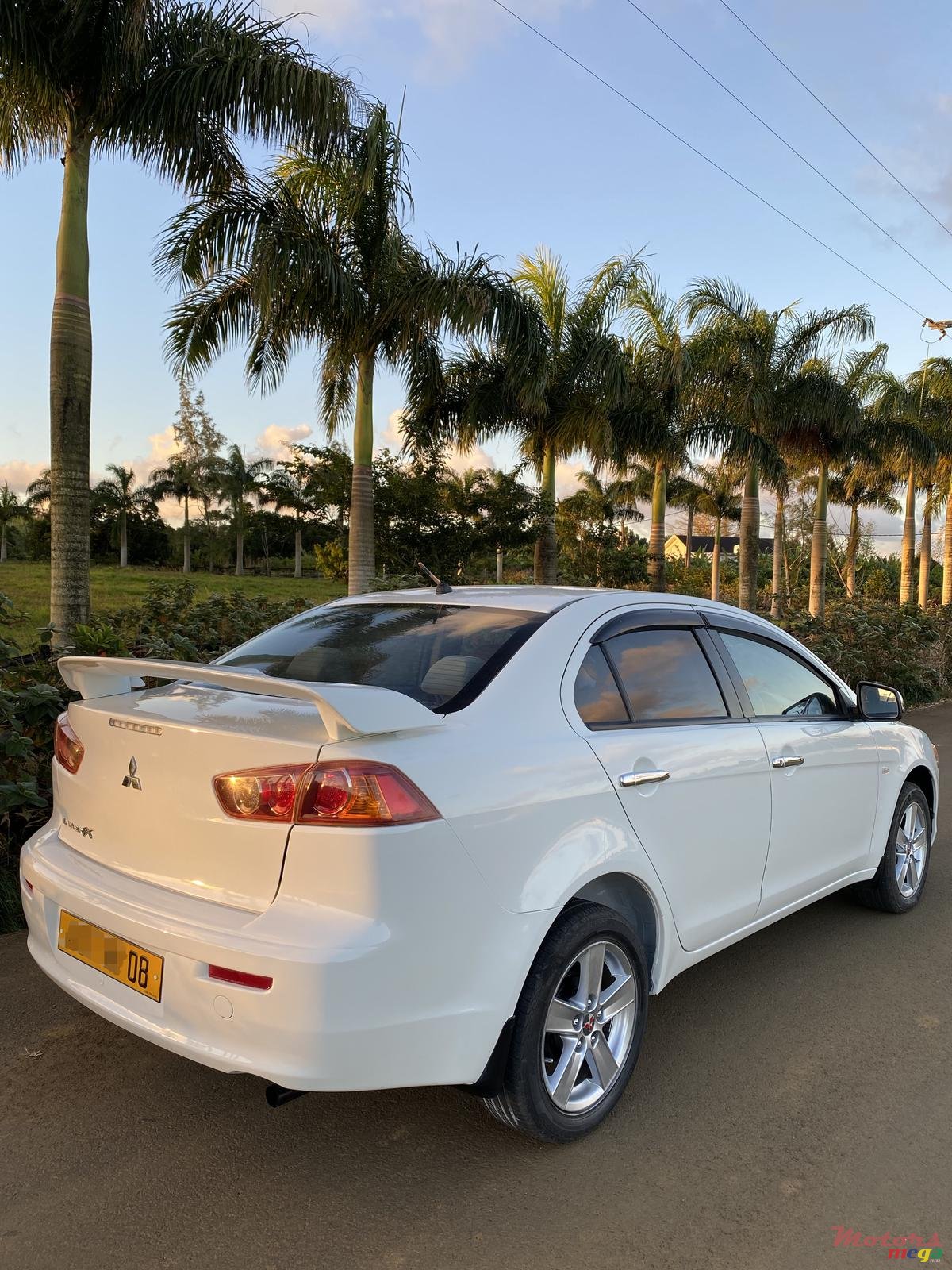 2008' Mitsubishi Lancer Evolution photo #1