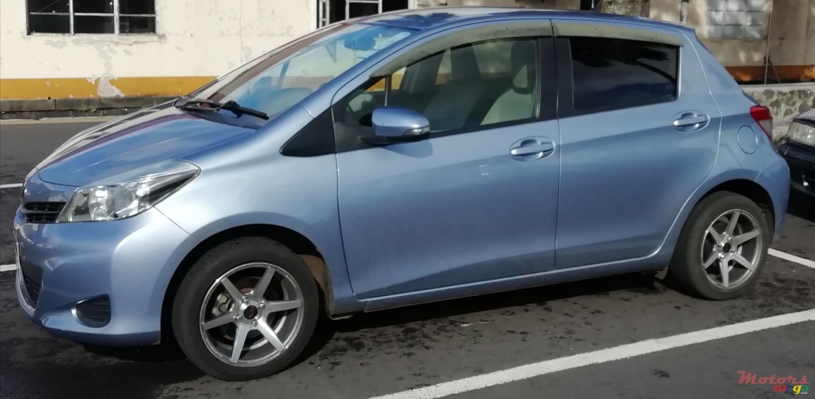 2012' Toyota Vitz photo #1