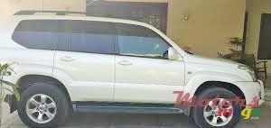 2004' Toyota Prado photo #1