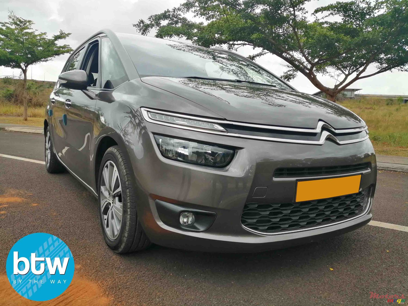 2016' Citroen C4 Picasso 7 seaters photo #1