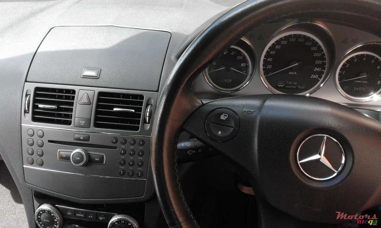 2009' Mercedes-Benz C180 AMG photo #7