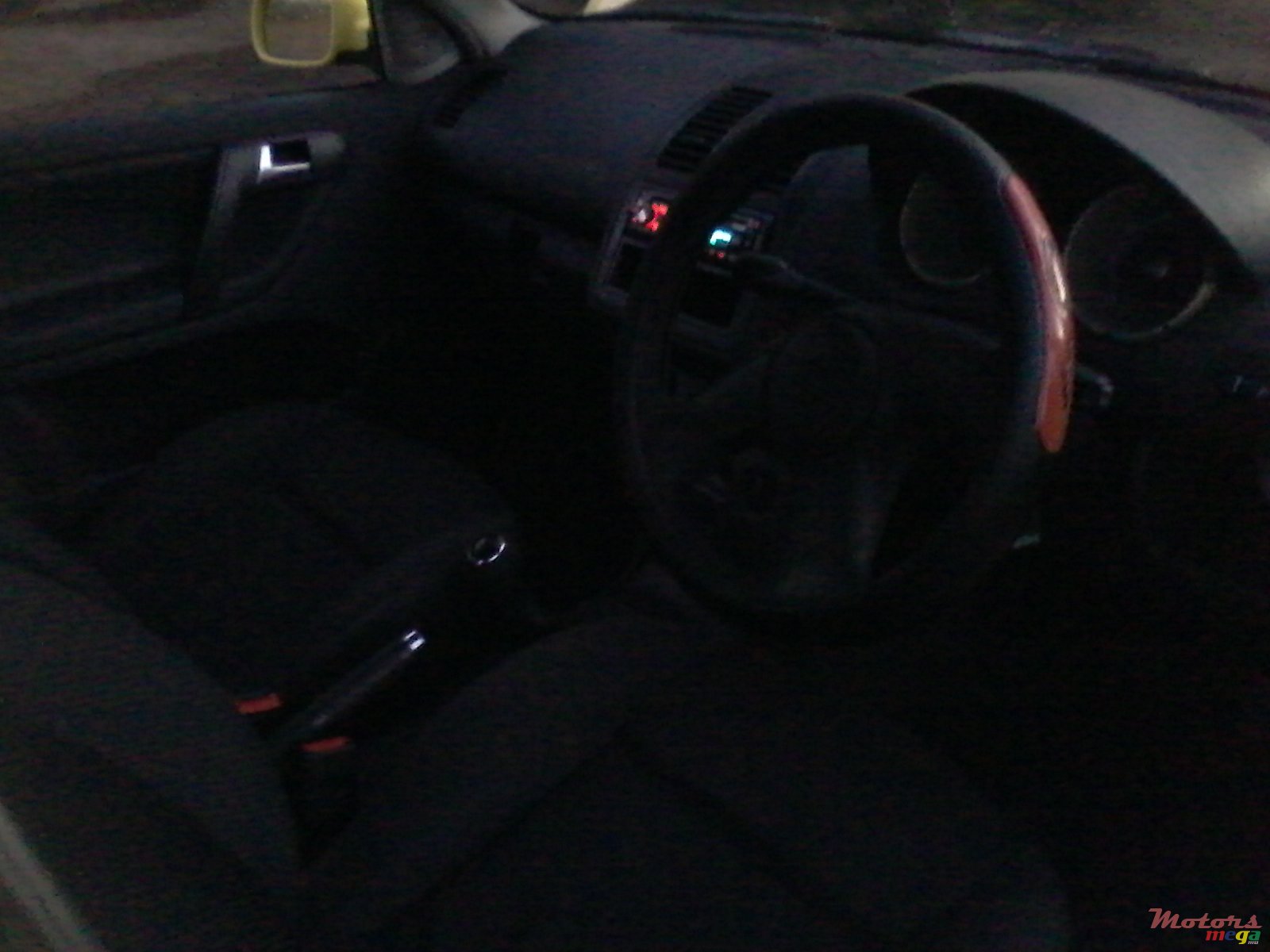 2001' Volkswagen Polo photo #4