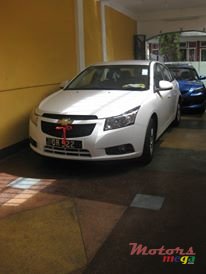 2010' Chevrolet Cruze photo #2