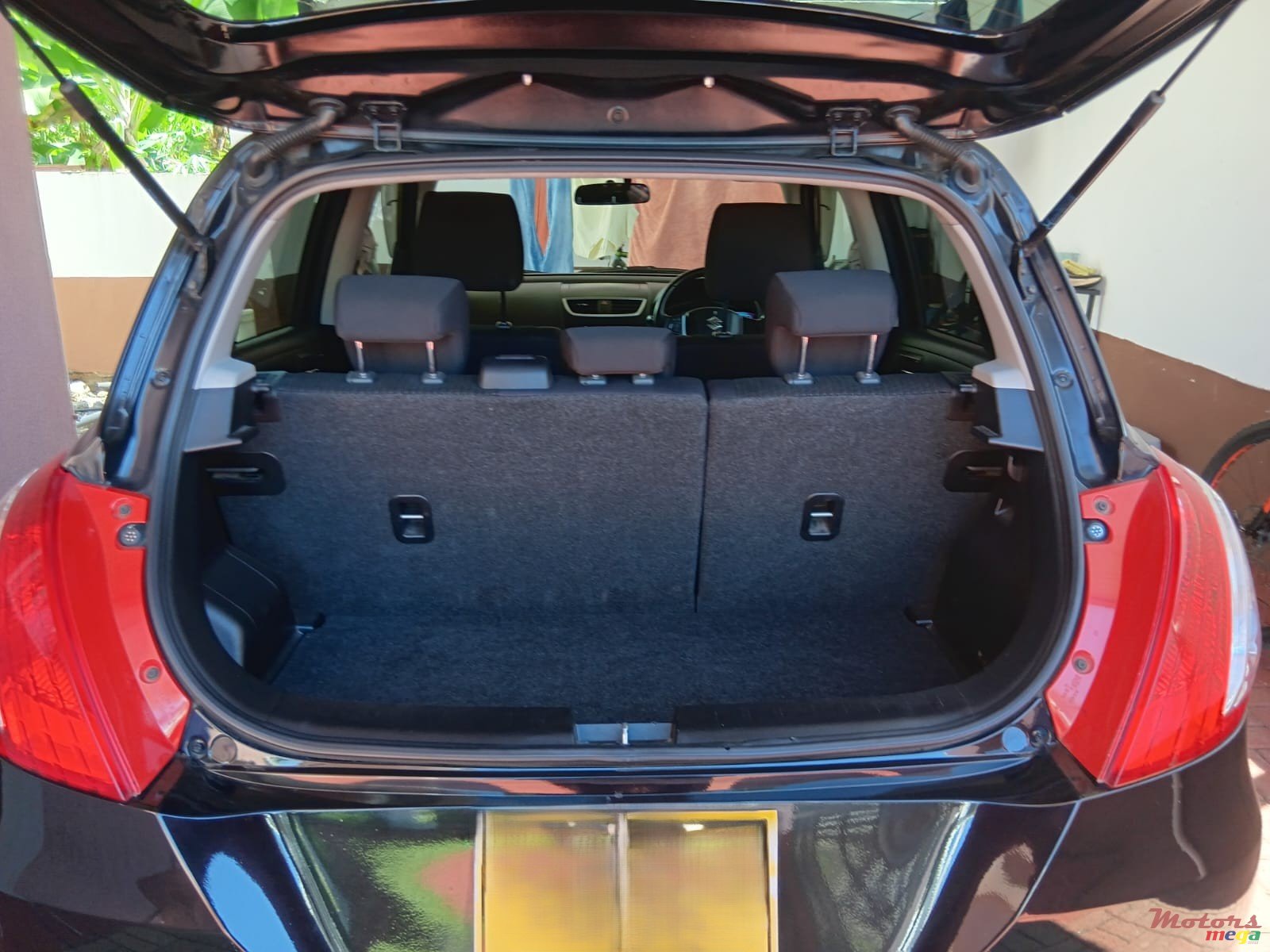 2013' Suzuki Swift photo #3