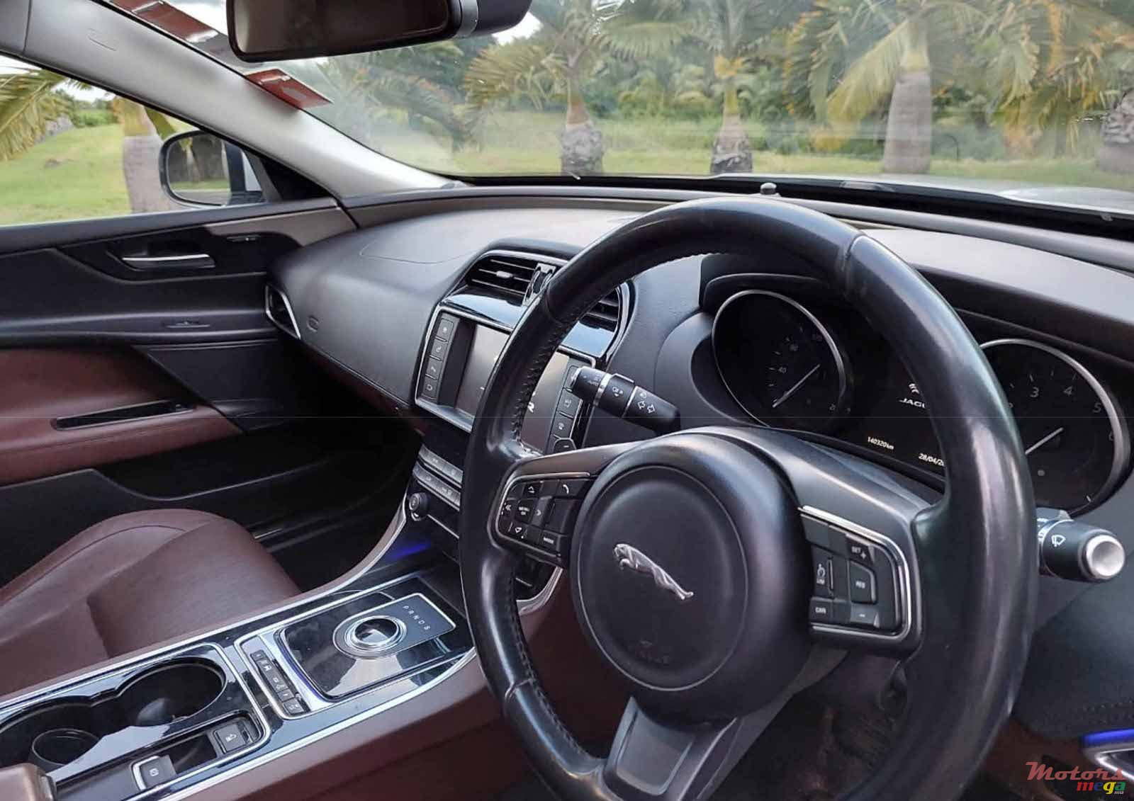 2017' Jaguar XE photo #5