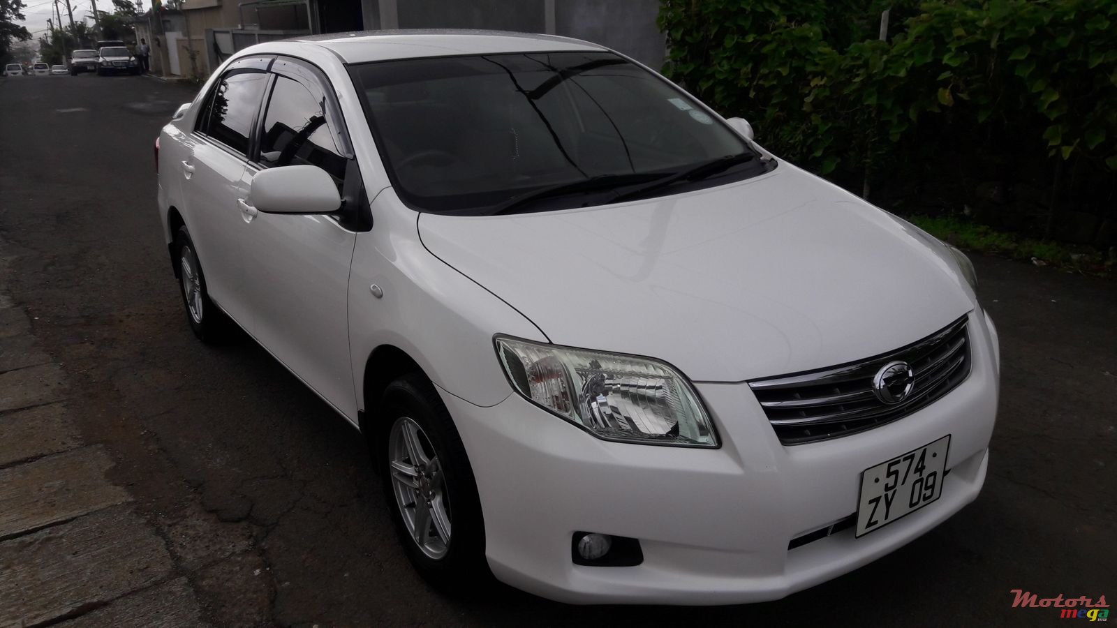 2009' Toyota Axio photo #1