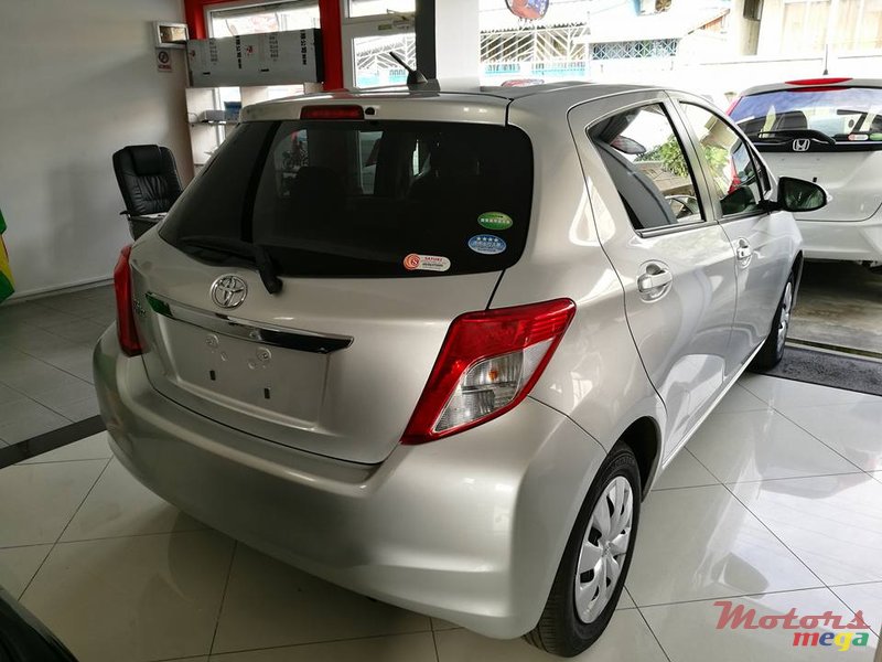 2014' Toyota Yaris F Edition photo #4