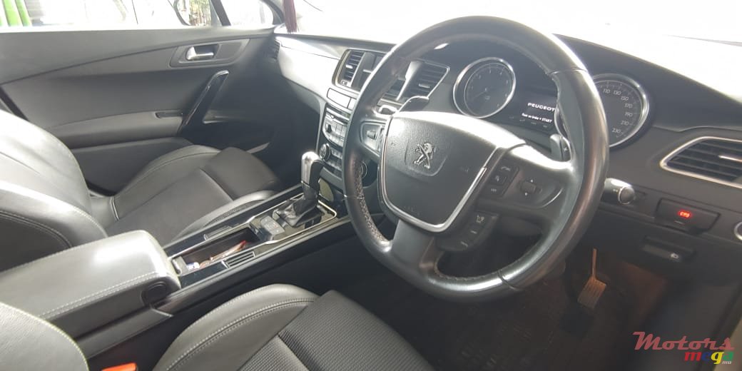 2012' Peugeot 508 1.6 L Sedan Turbo Charged photo #7