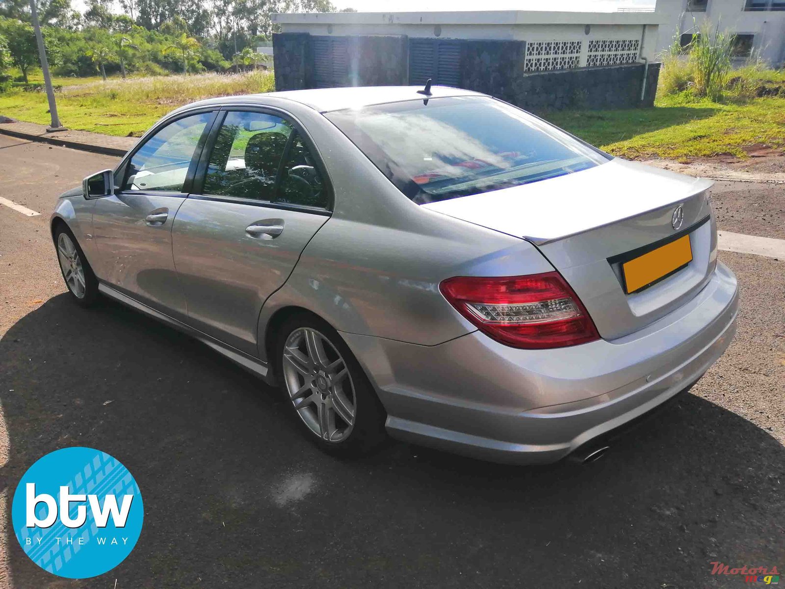 2010' Mercedes-Benz C-Class photo #4