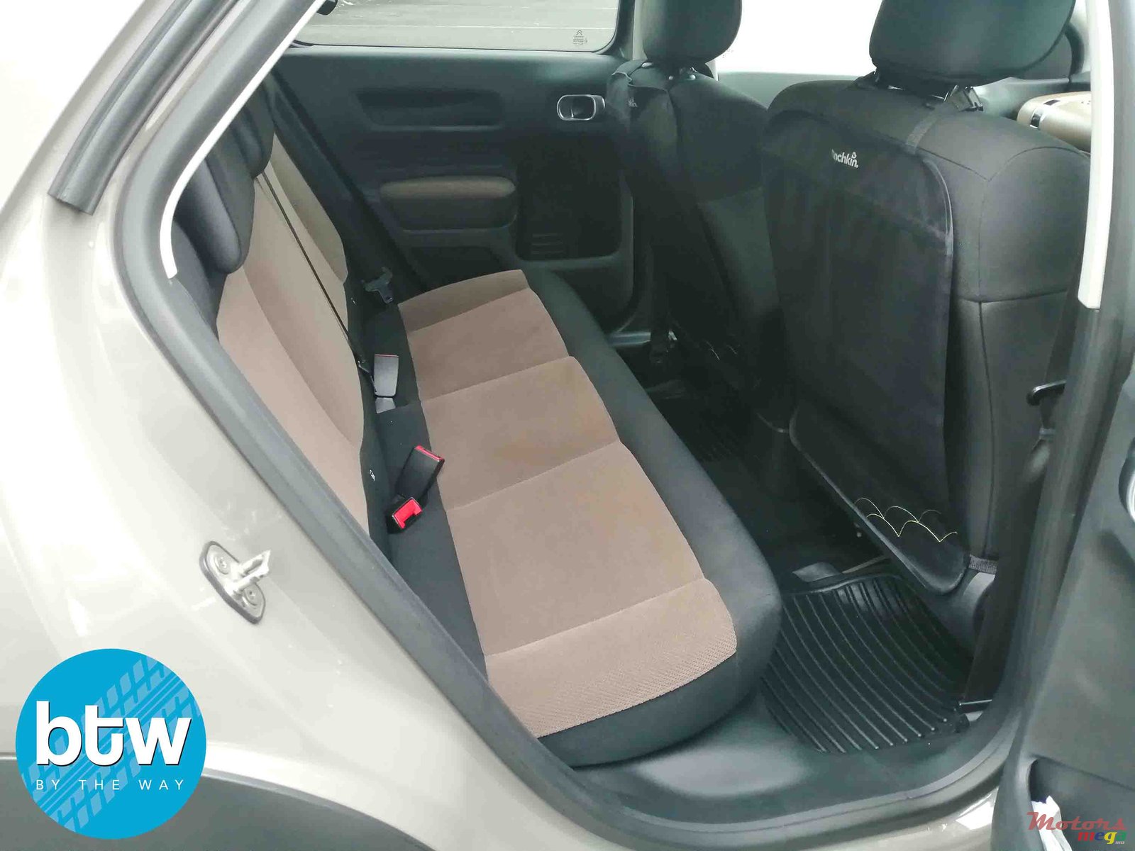 2015' Citroen C4 Cactus photo #4