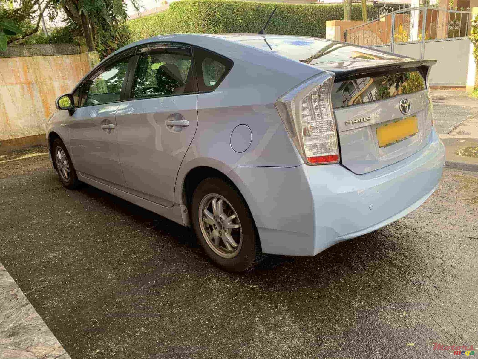 2011' Toyota Prius photo #6