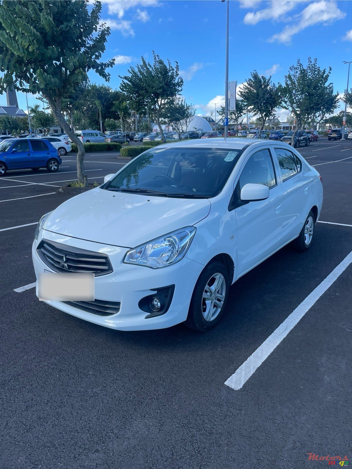 2014' Mitsubishi Attrage Sedan photo #4