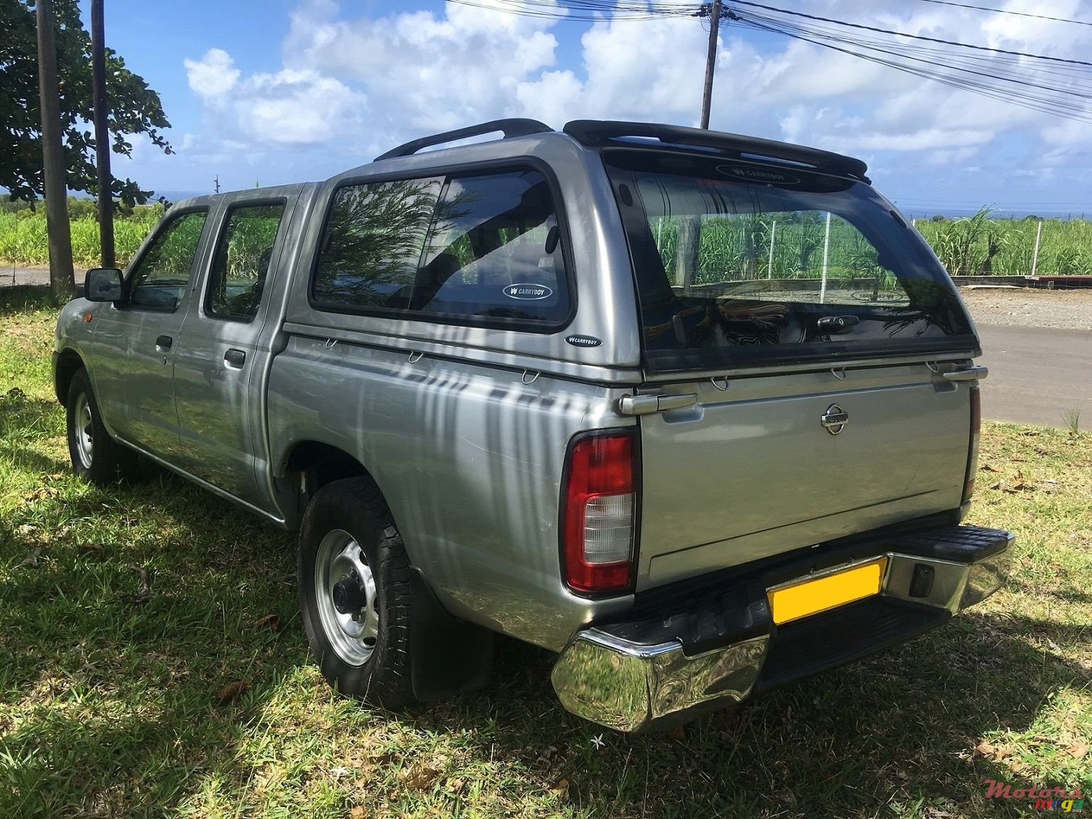 2011' Nissan Navara JAPAN photo #4