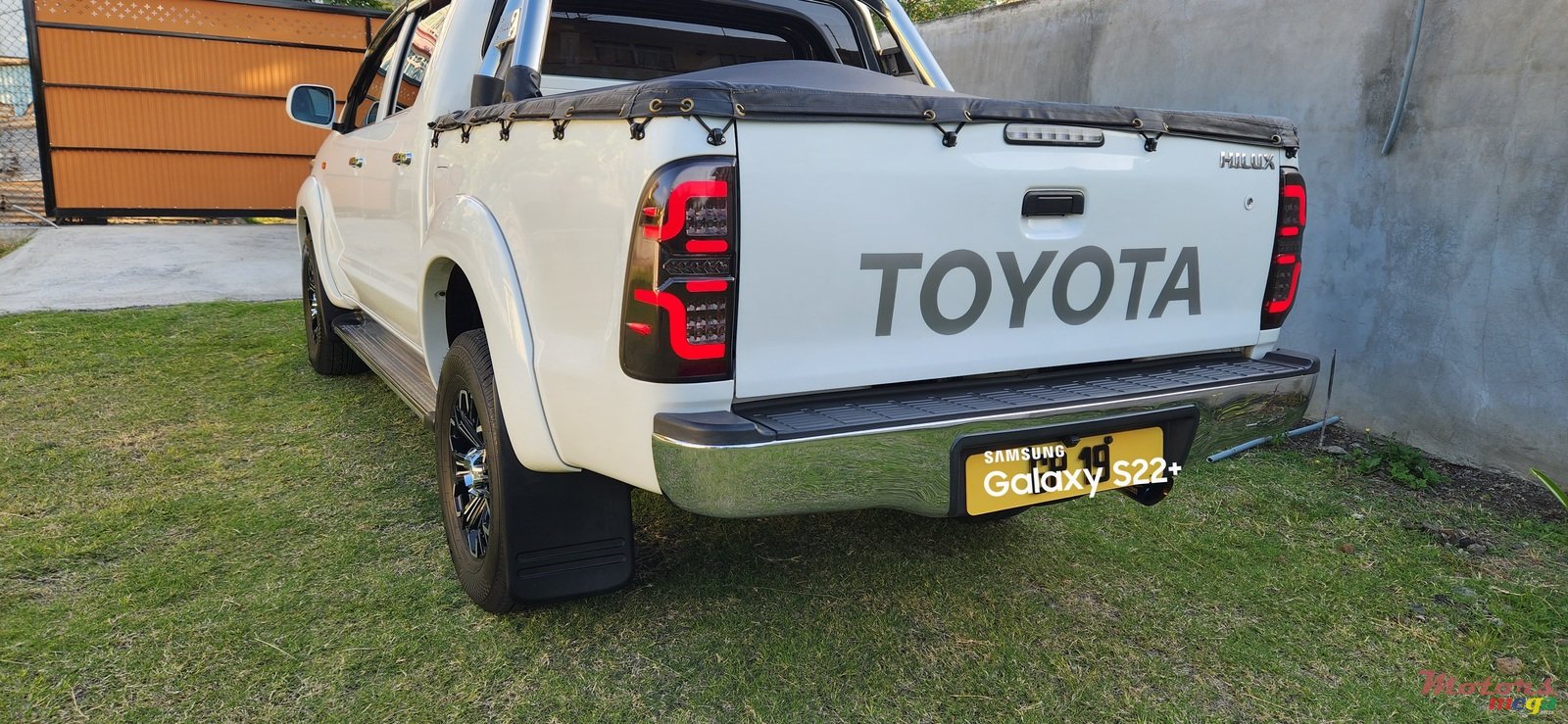 2015' Toyota Hilux VIGO photo #3