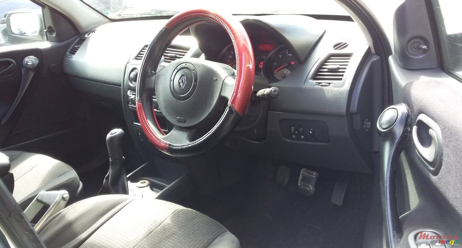 2006' Renault Megane II photo #4