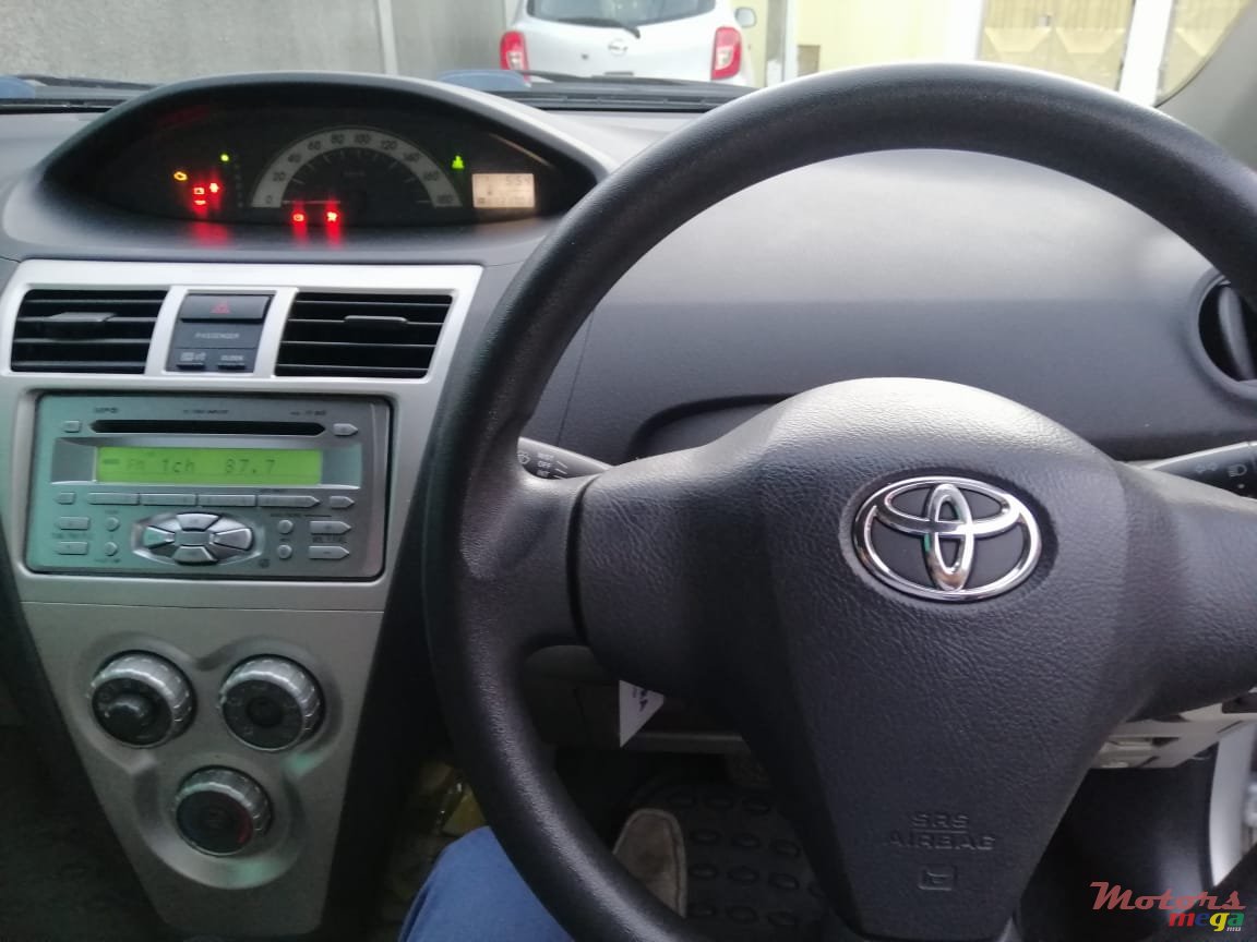 2006' Toyota Yaris photo #5