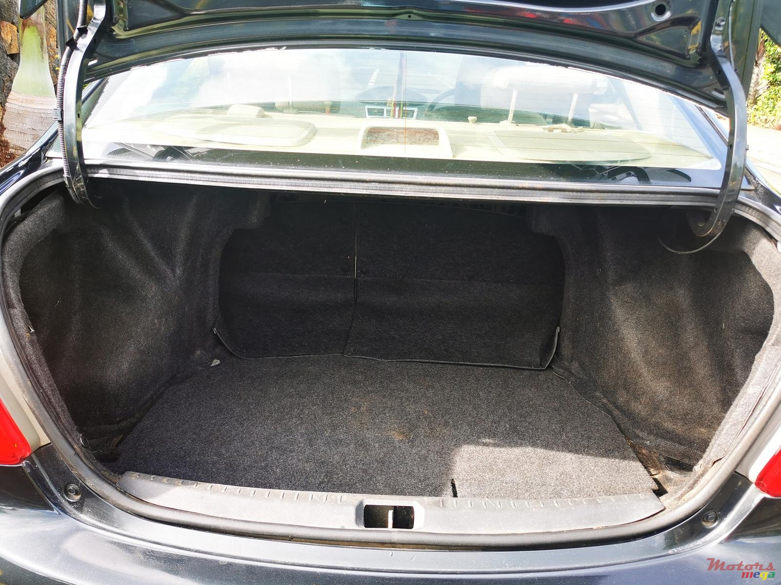 2006' Toyota Belta photo #7