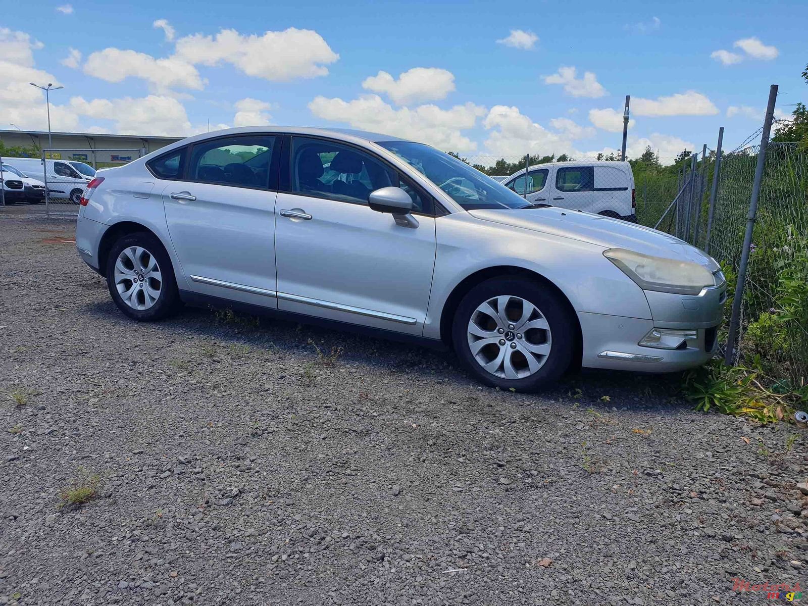 2011' Citroen C5 photo #2