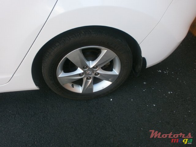 2012' Hyundai Elantra photo #7