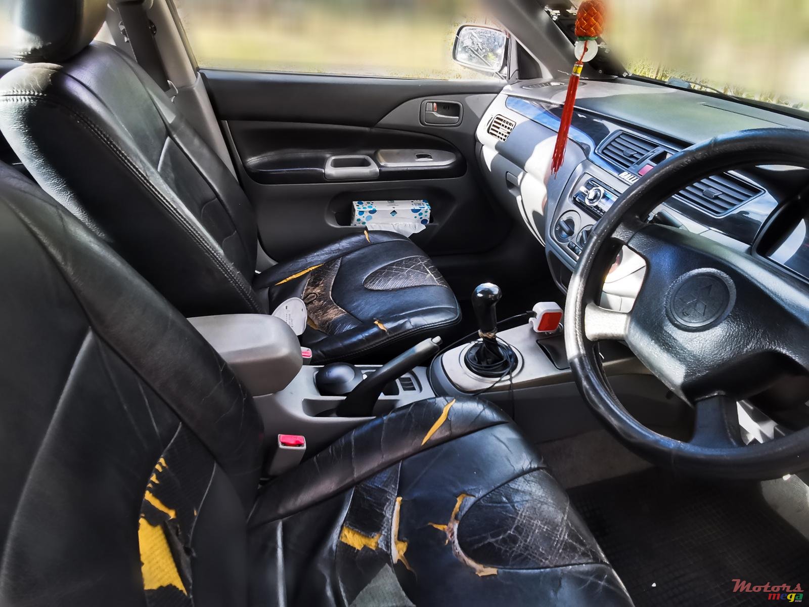 2003' Mitsubishi Lancer photo #5