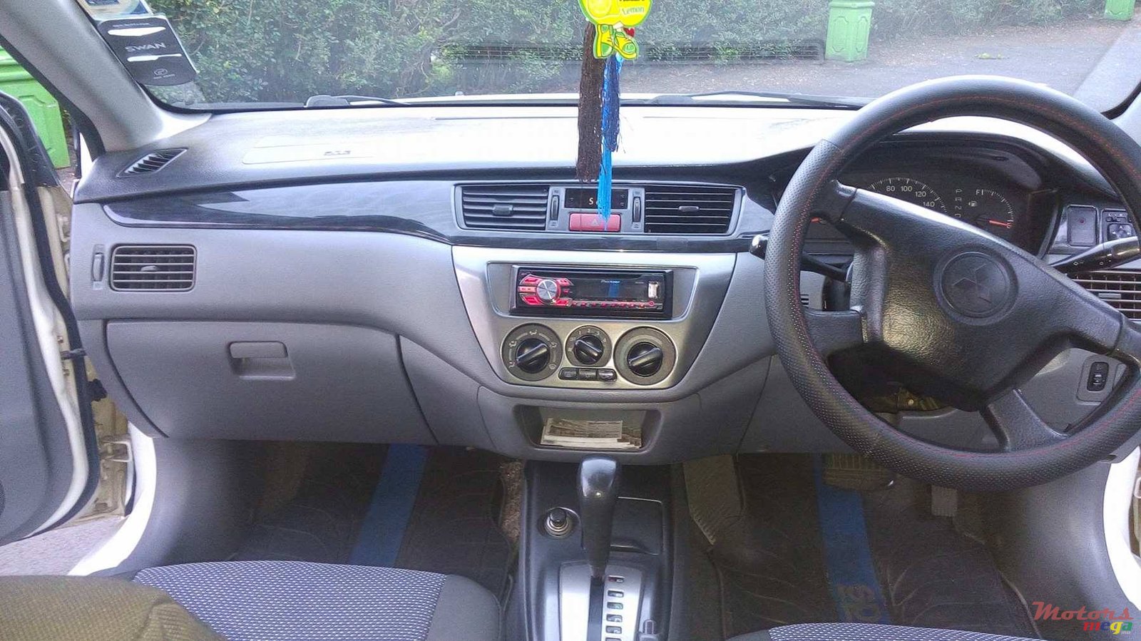 2006' Mitsubishi Lancer photo #6