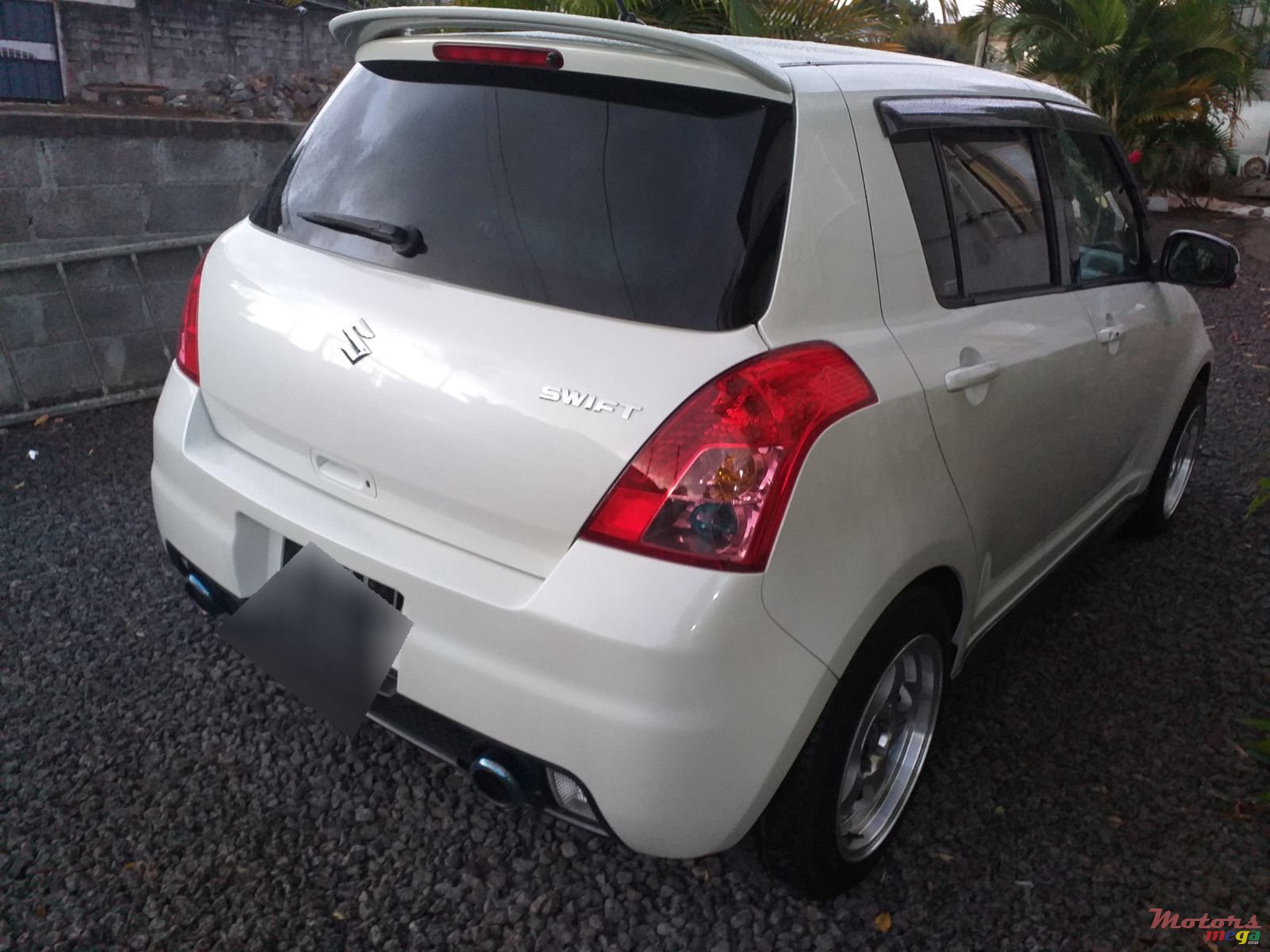 2007' Suzuki Swift photo #3