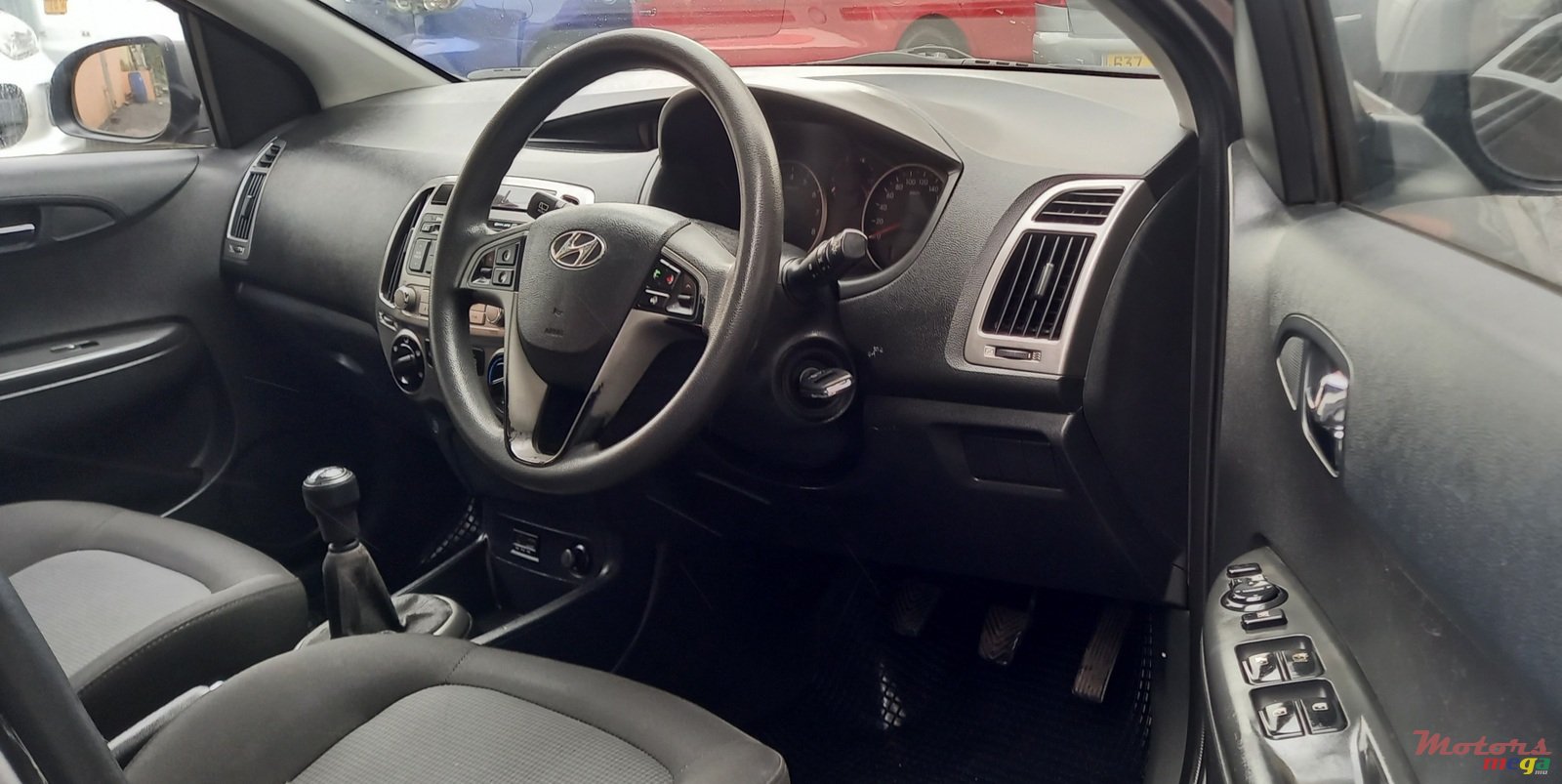 2013' Hyundai i20 photo #5