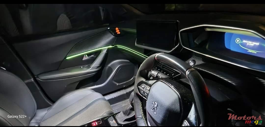 2023' Peugeot 2008 GT photo #4