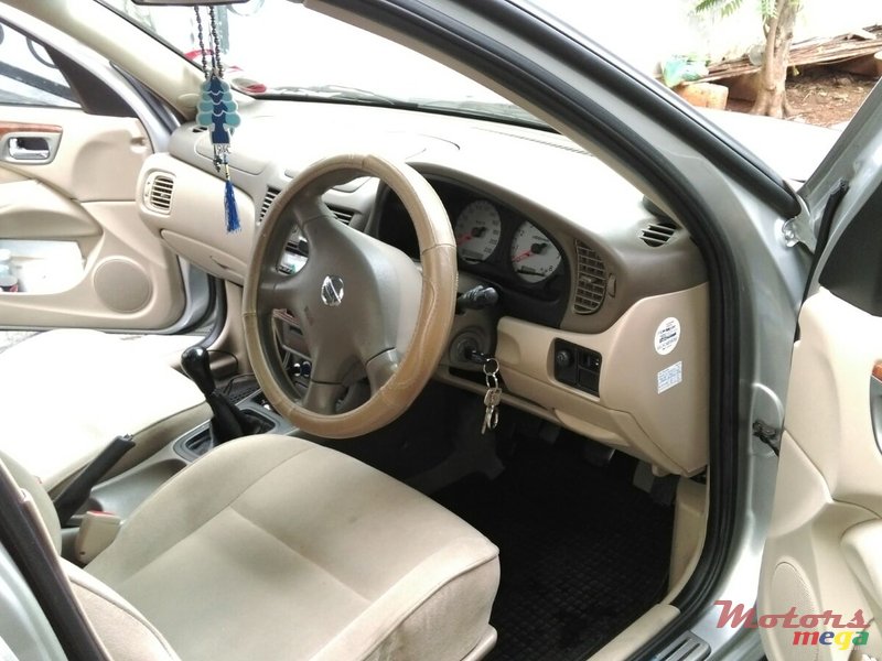 2006' Nissan Sunny photo #3