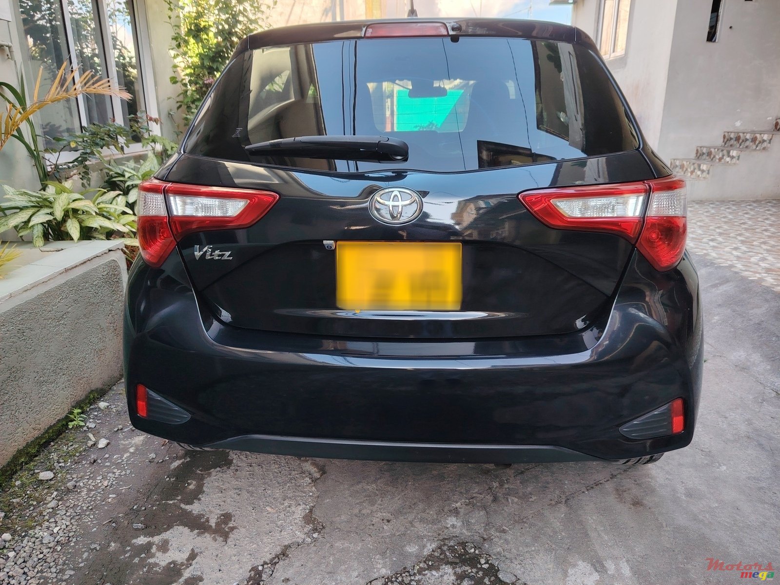 2017' Toyota Vitz 1320cc photo #5