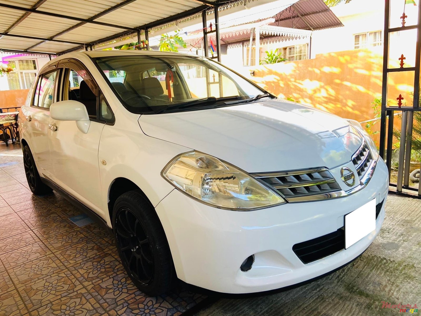 2008' Nissan Tiida photo #2