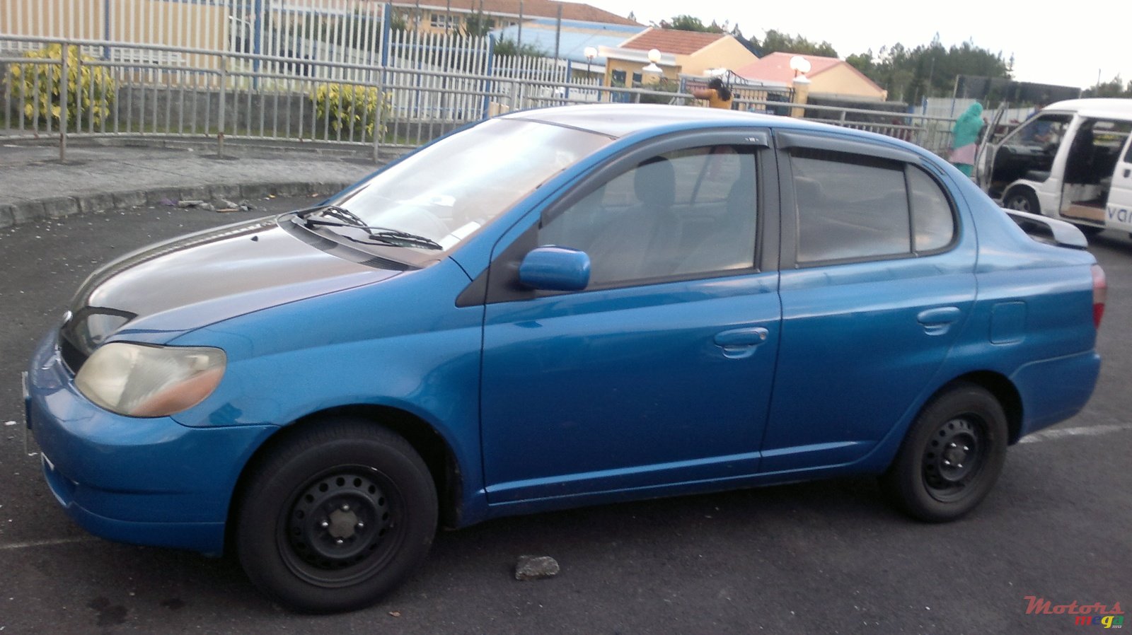 2000' Toyota Prado photo #2