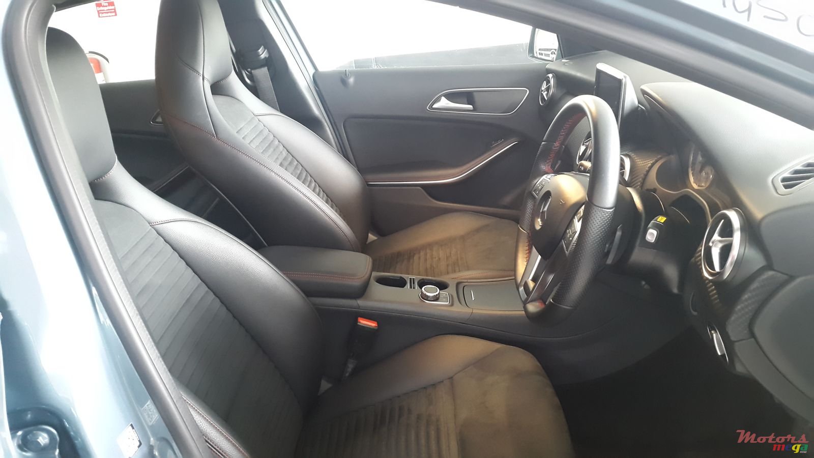 2015' Mercedes-Benz A 180 photo #2