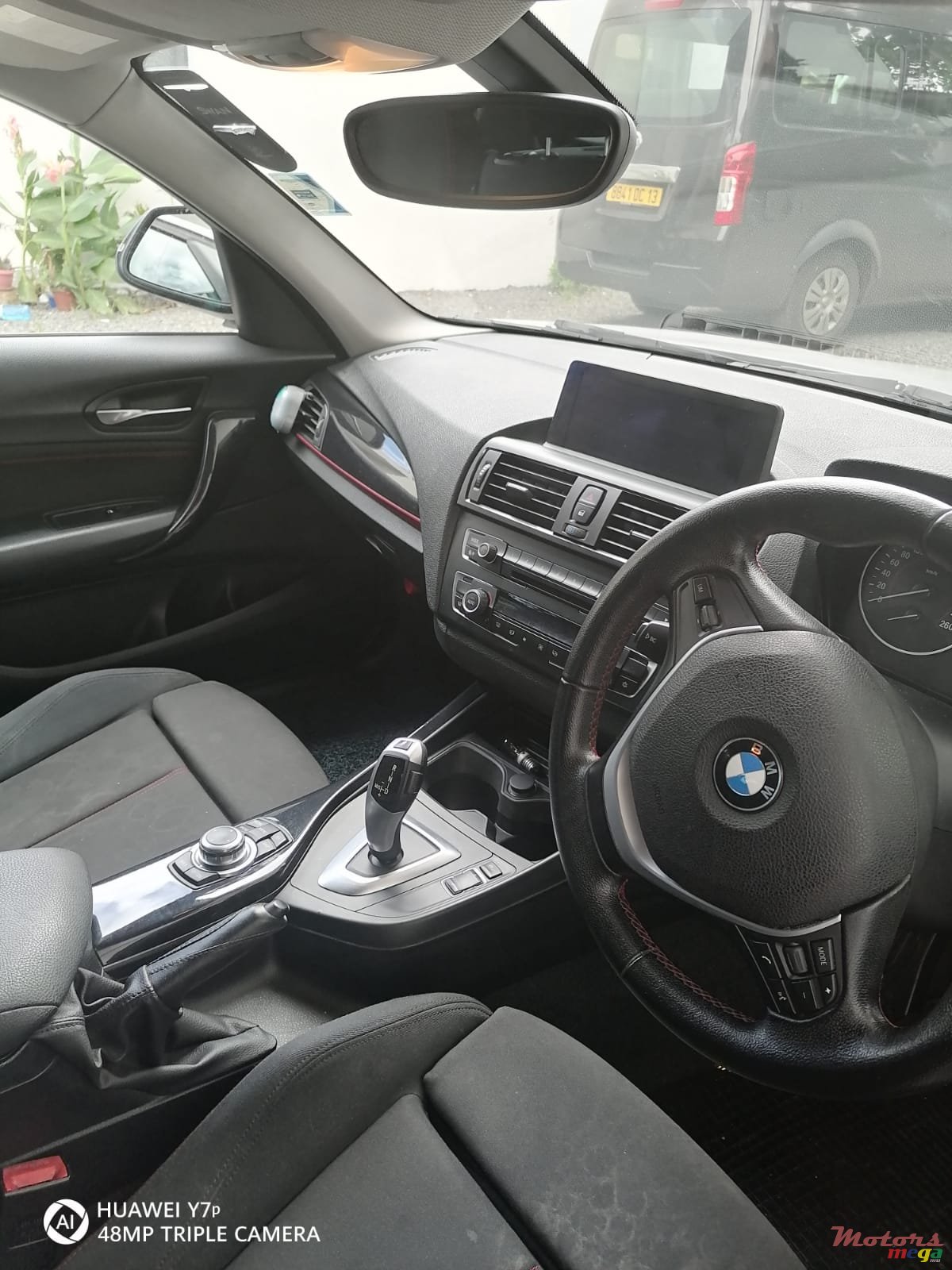 2012' BMW 1 Series photo #1