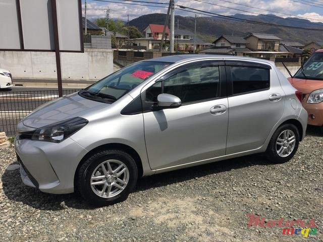 2015' Toyota Vitz photo #1