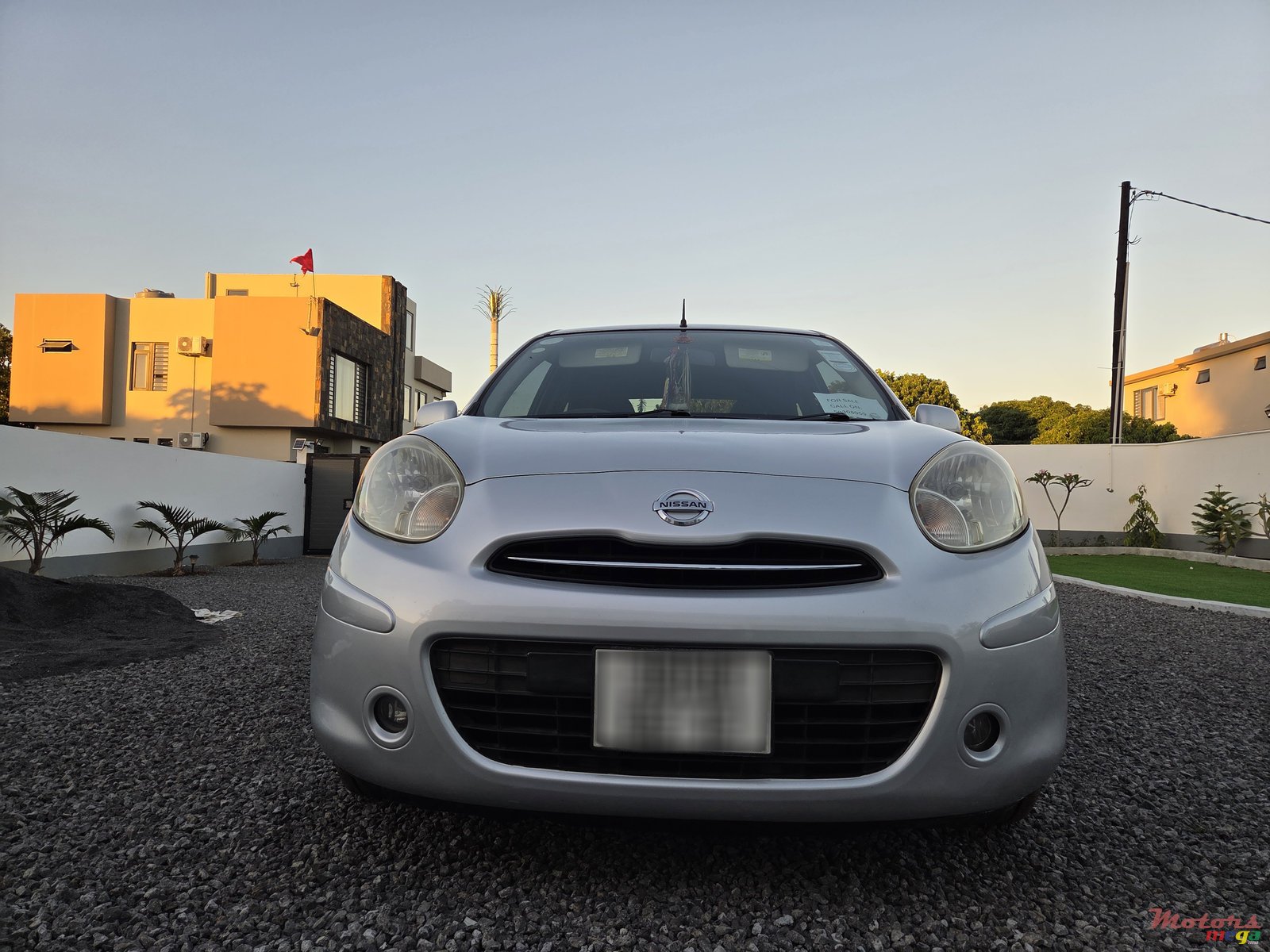 2012' Nissan photo #6