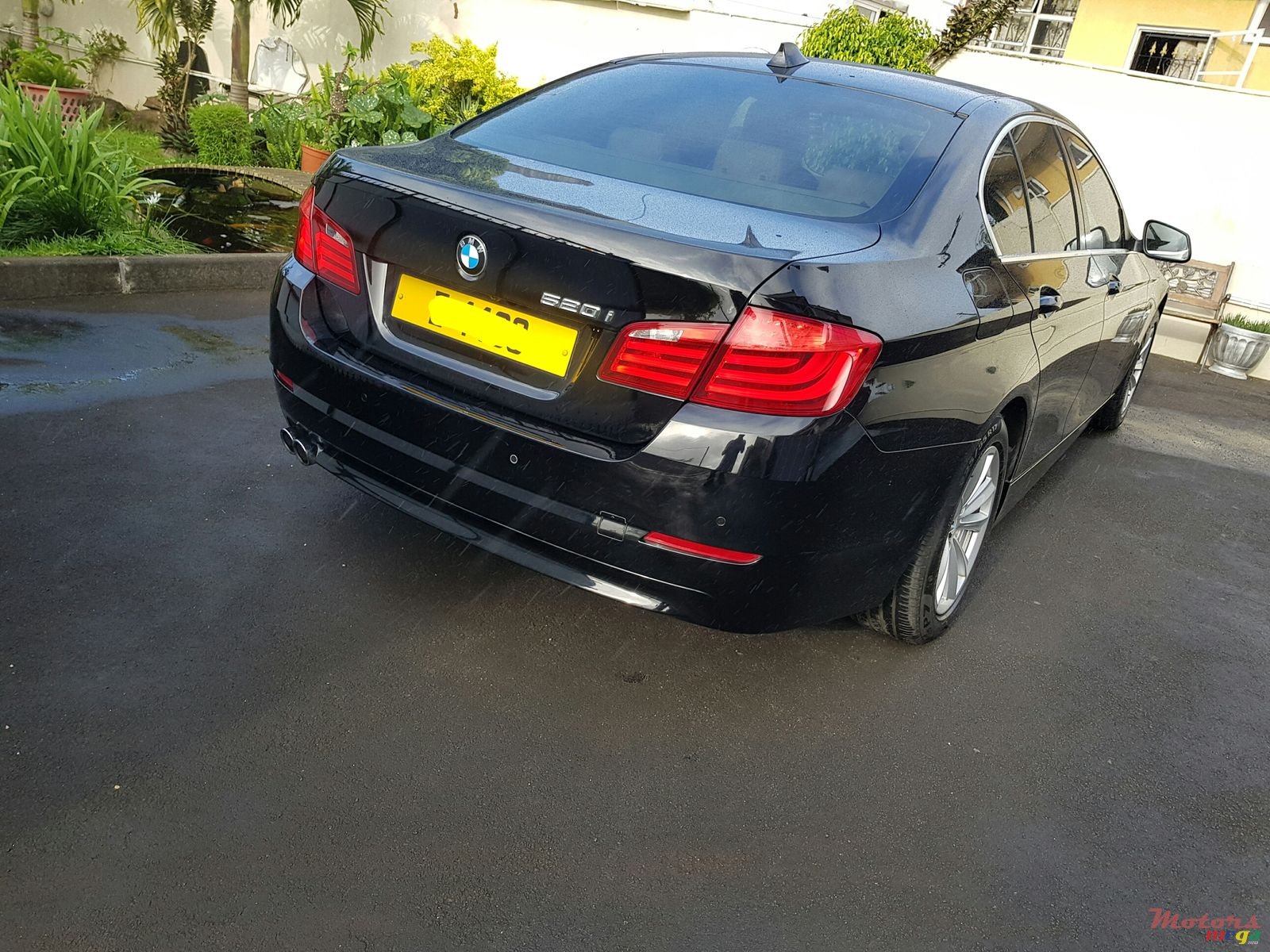 2012' BMW 5 Series Automatic photo #2