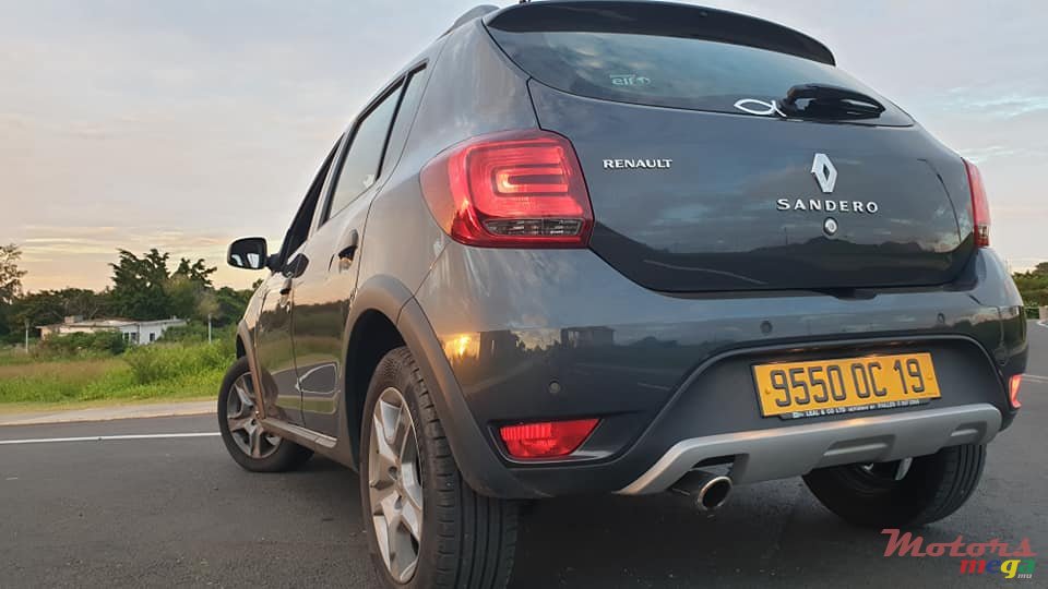 2019' Renault Sandero StepWay photo #2