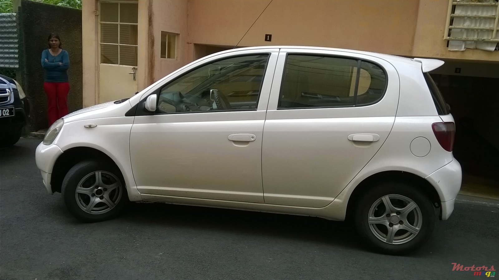 1999' Toyota Vitz  (Rs 3,300 L'enregistrement) photo #6