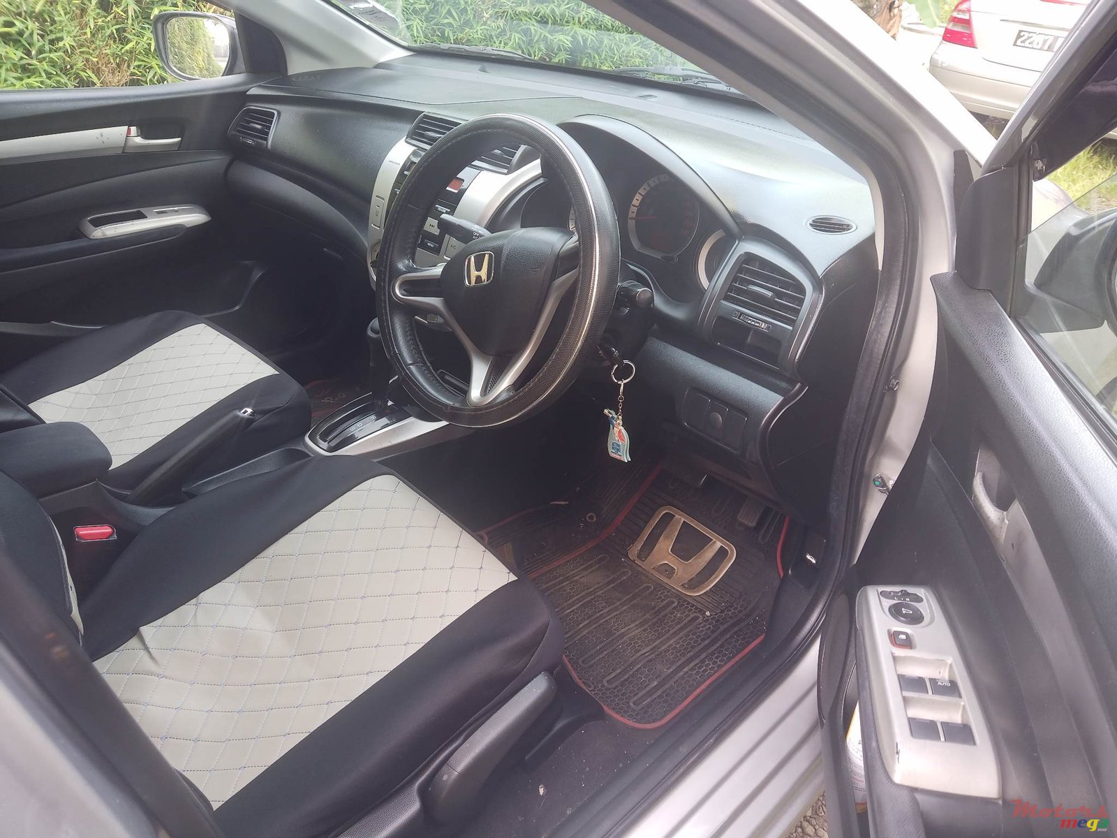 2010' Honda City AUTOMATIC GEAR photo #4