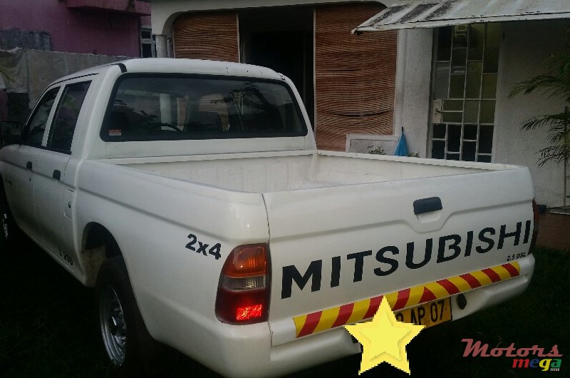 2007' Mitsubishi L 200 2x4 photo #1