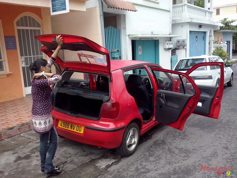 2000' Volkswagen Polo non photo #2