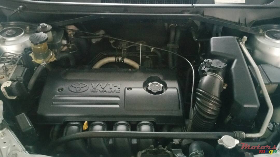 2002' Toyota RAV4 photo #5