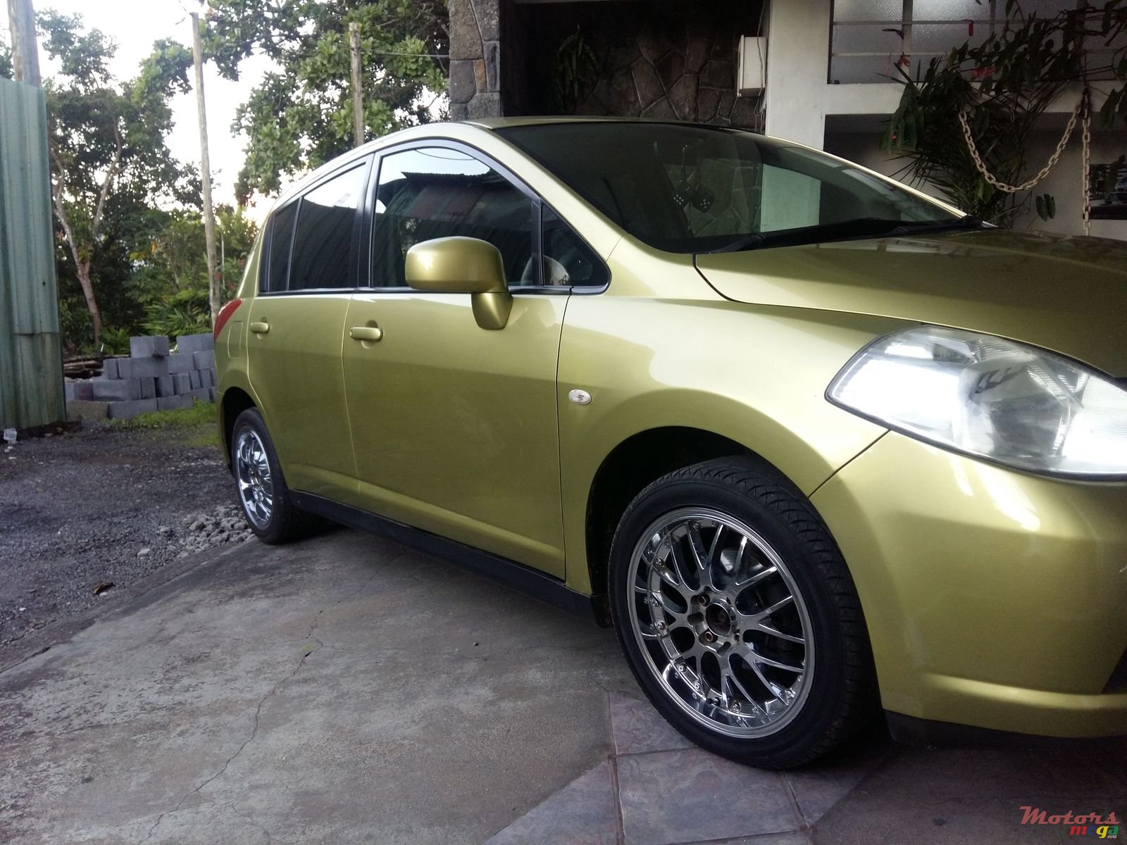 2007' Nissan Tiida photo #1