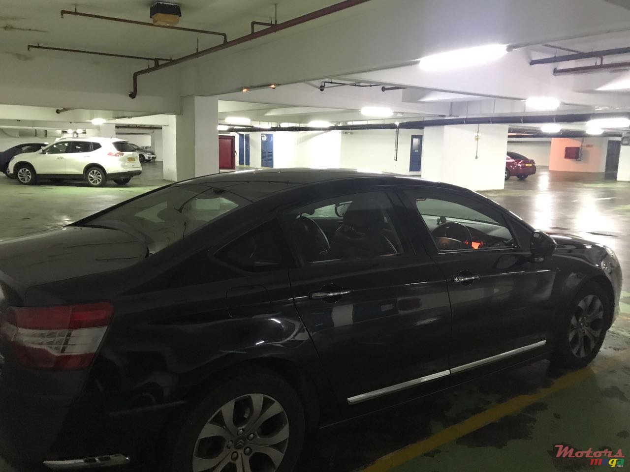 2011' Citroen C5 photo #2