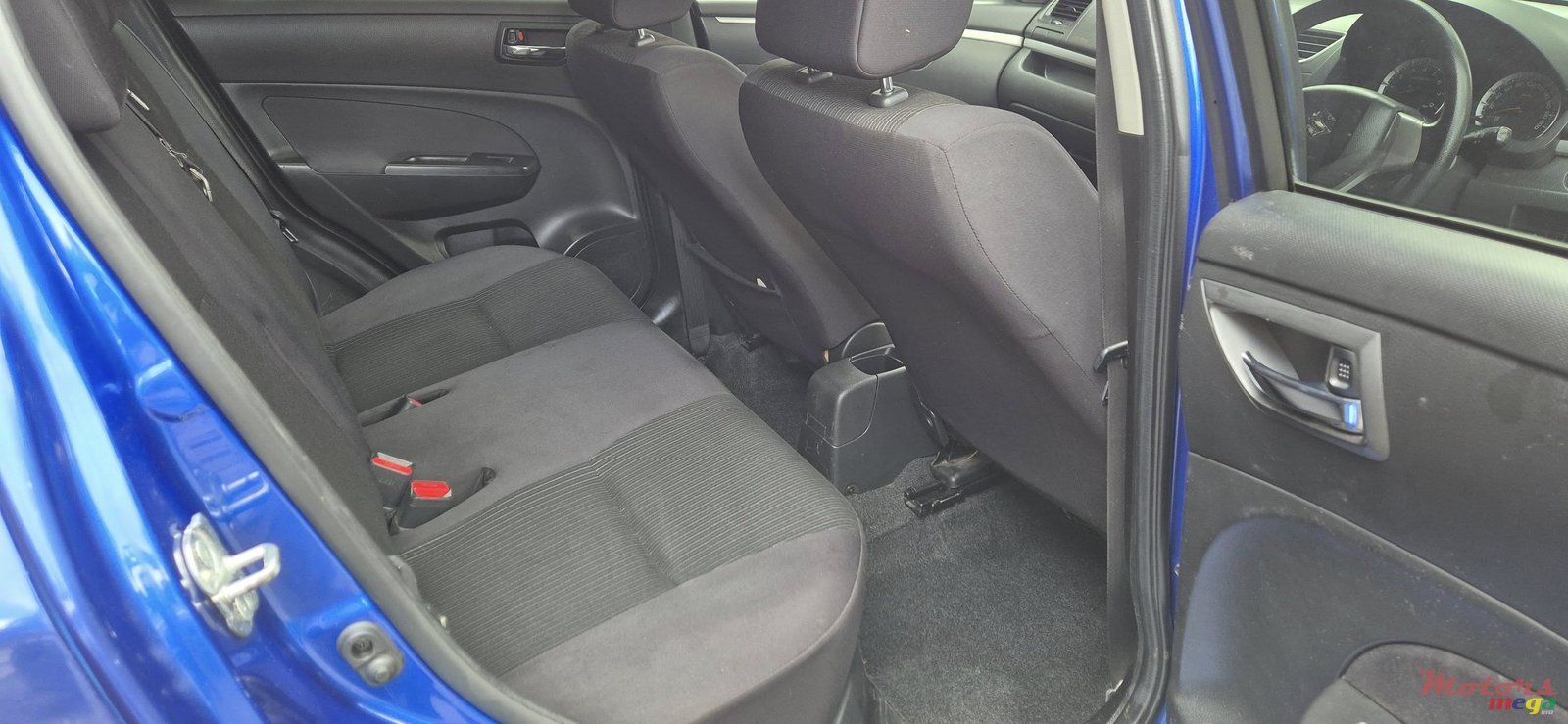 2013' Suzuki Swift photo #4